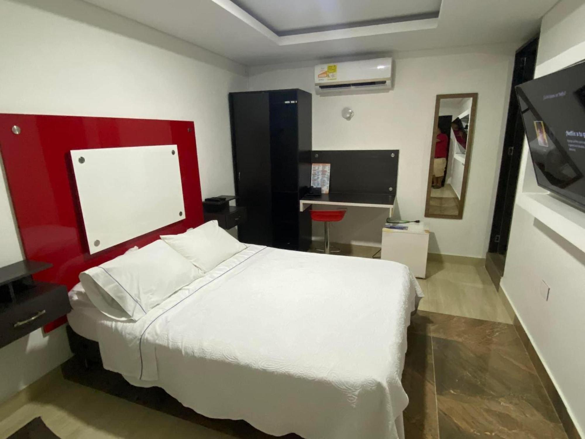 Hotel Deluxe Oasis De La Colina Girardot Eksteriør bilde