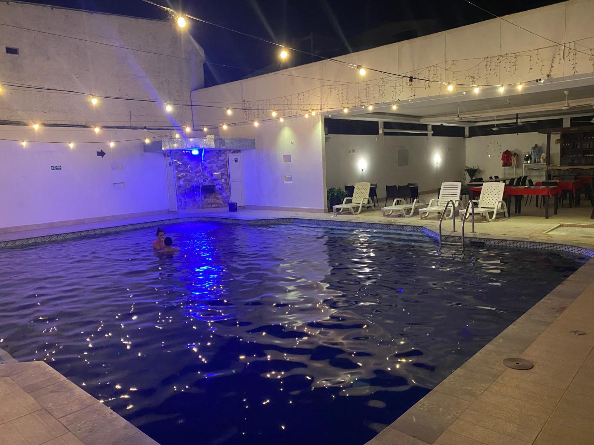 Hotel Deluxe Oasis De La Colina Girardot Eksteriør bilde
